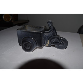 vide  poche  triporteur