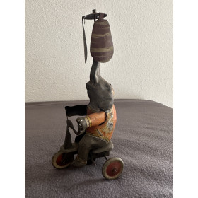 ancien jouet éléphant de cirque
